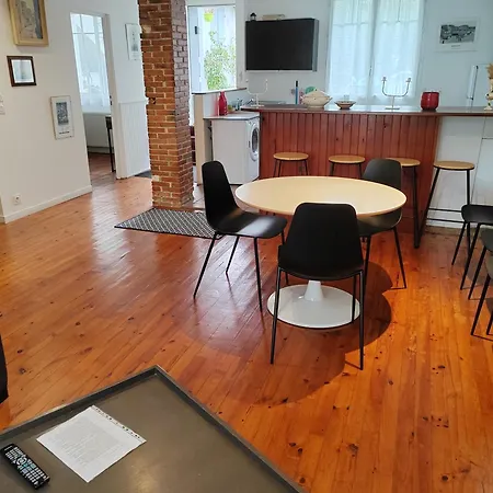 Apartment Grand Independant, 4 Personnes Et Plus, Piscine Et Jardin Direct Gare Aeroport *