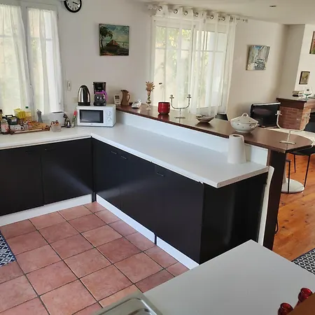Grand Independant, 4 Personnes Et Plus, Piscine Et Jardin Direct Gare Aeroport