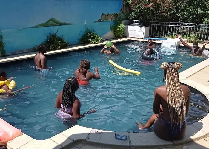 80 M2 Independant, 4 Personnes Et Plus, Piscine Et Jardin Direct Gare Aeroport Appartement *